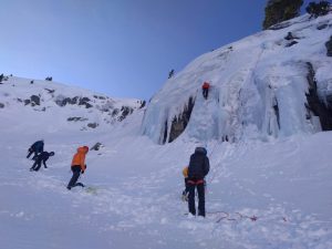 Escala en hielo Pirineos. Malavesina